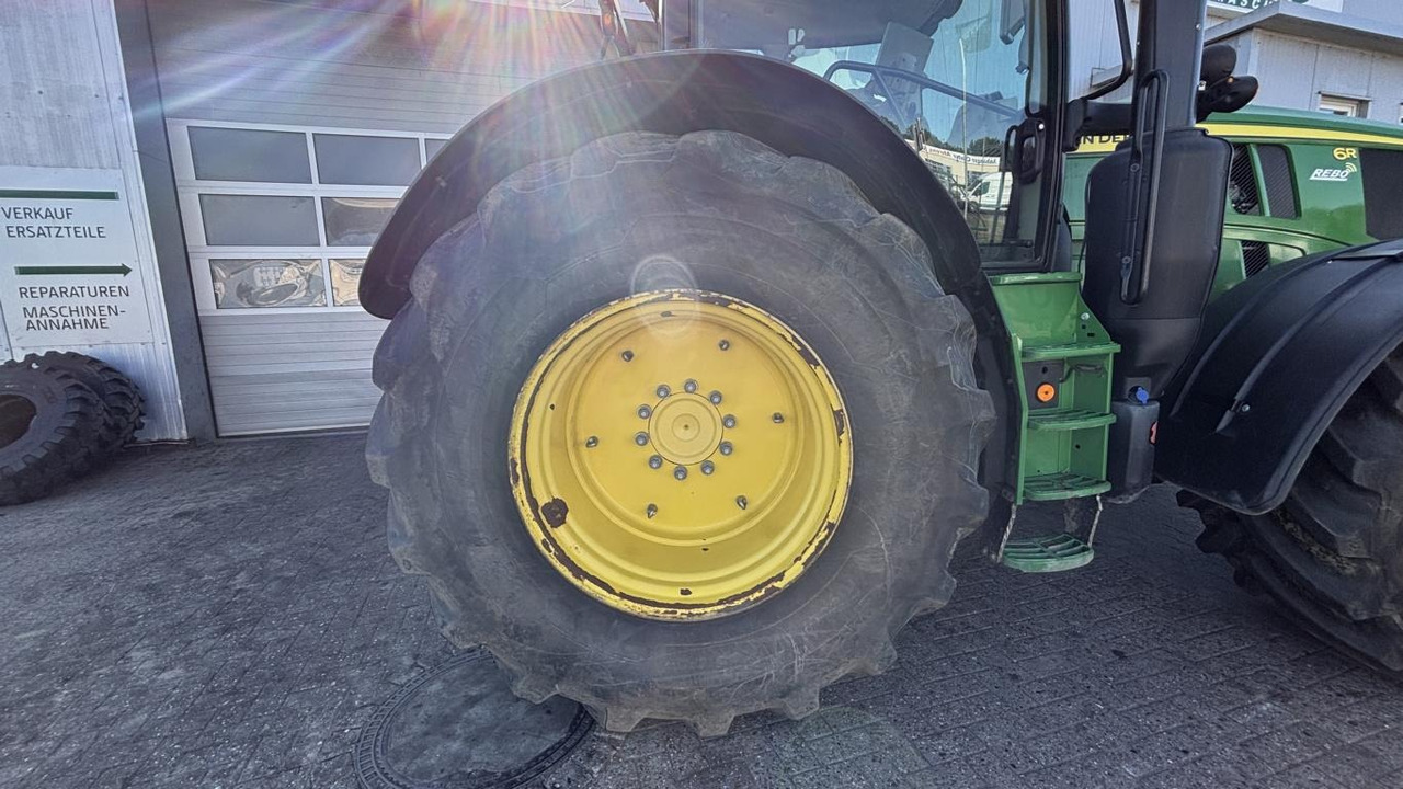 Farm tractor John Deere 6R195 TRAKTOR: picture 17 Farm tractor John Deere 6R195 TRAKTOR: picture 17