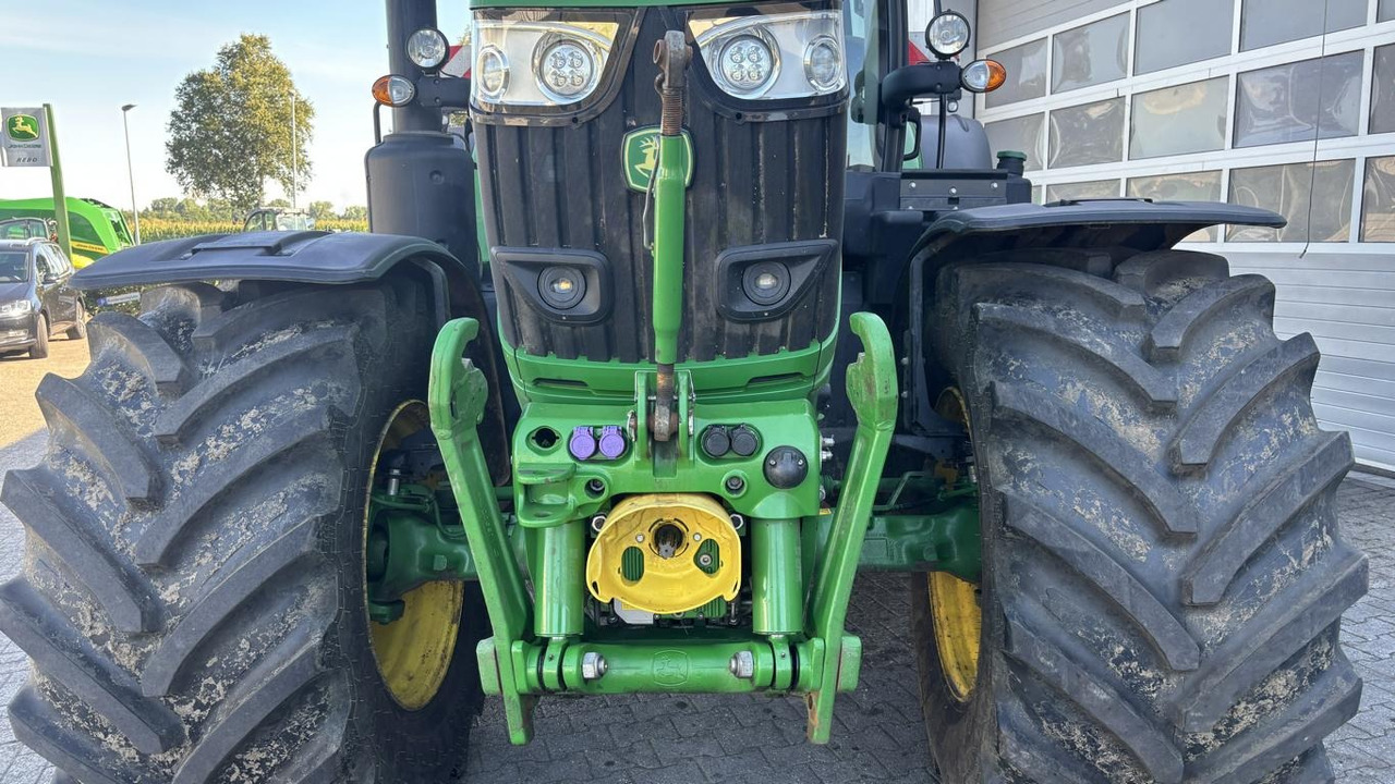 Farm tractor John Deere 6R195 TRAKTOR: picture 13 Farm tractor John Deere 6R195 TRAKTOR: picture 13