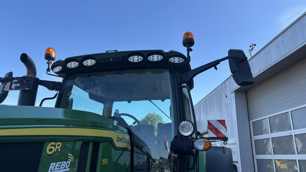 Farm tractor John Deere 6R195 TRAKTOR: picture 8 Farm tractor John Deere 6R195 TRAKTOR: picture 8