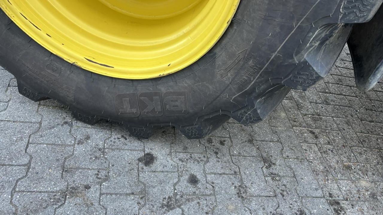 Farm tractor John Deere 6R195 TRAKTOR: picture 15 Farm tractor John Deere 6R195 TRAKTOR: picture 15