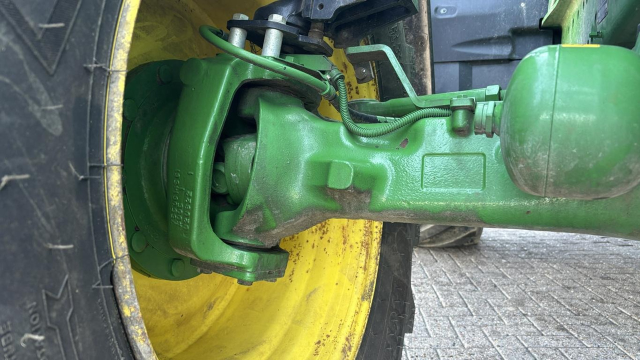 Farm tractor John Deere 6R195 TRAKTOR: picture 12 Farm tractor John Deere 6R195 TRAKTOR: picture 12