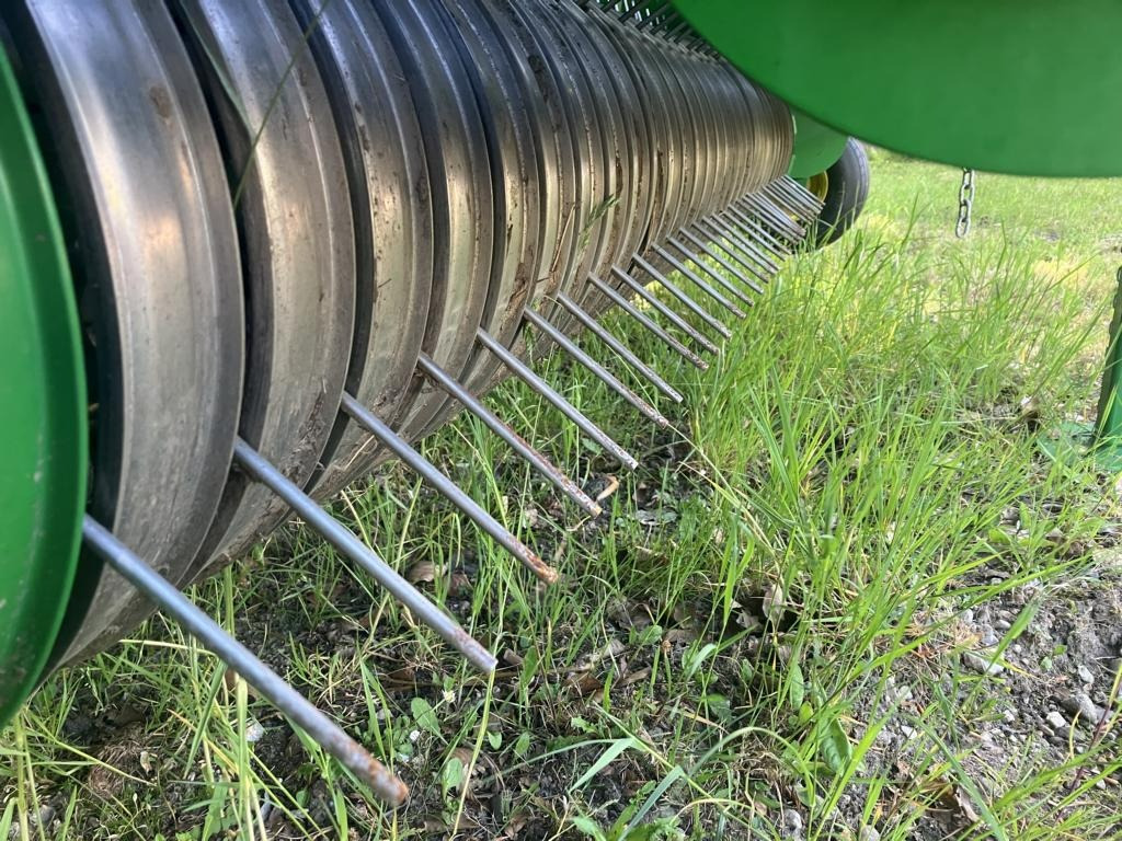 Hay and forage equipment John Deere C441R: picture 13