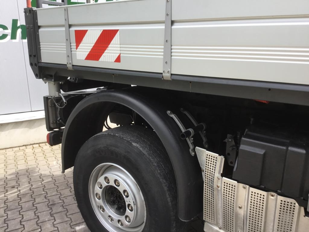 Mercedes-Benz UNIMOG U 527 - Municipal/ Special vehicle: picture 5 Mercedes-Benz UNIMOG U 527 - Municipal/ Special vehicle: picture 5