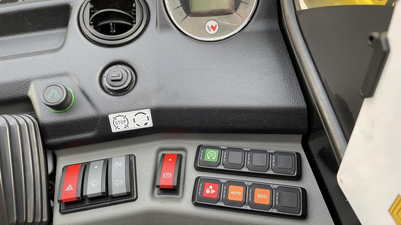 Loader Wacker TH 412: picture 8