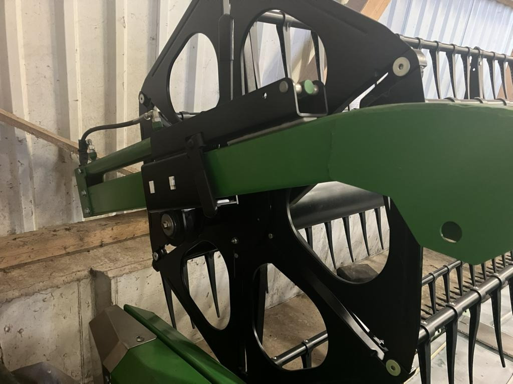 Zürn PREMIUM FLOW 725 PF - Grain header: picture 4 Zürn PREMIUM FLOW 725 PF - Grain header: picture 4