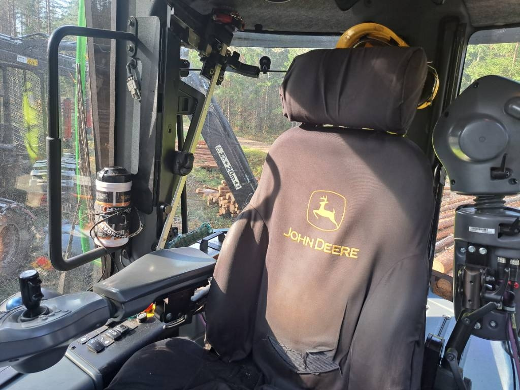 John Deere 1170G  - Forestry harvester: picture 5 John Deere 1170G  - Forestry harvester: picture 5