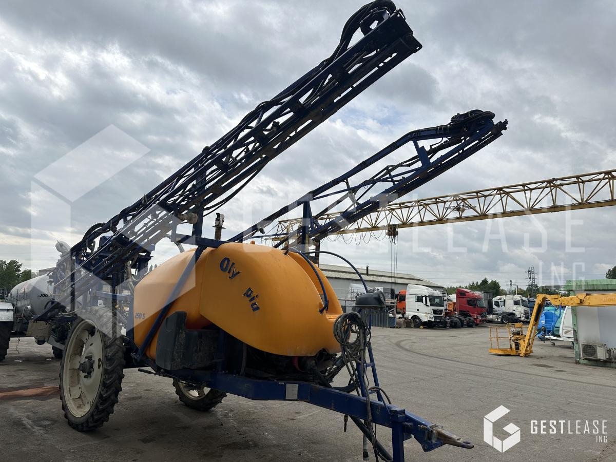 Caruelle Olympia 250S - Trailed sprayer: picture 4 Caruelle Olympia 250S - Trailed sprayer: picture 4