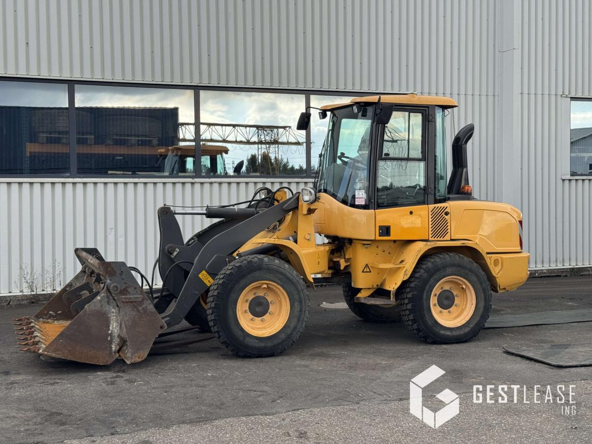 Volvo L30G - Wheel loader: picture 1 Volvo L30G - Wheel loader: picture 1