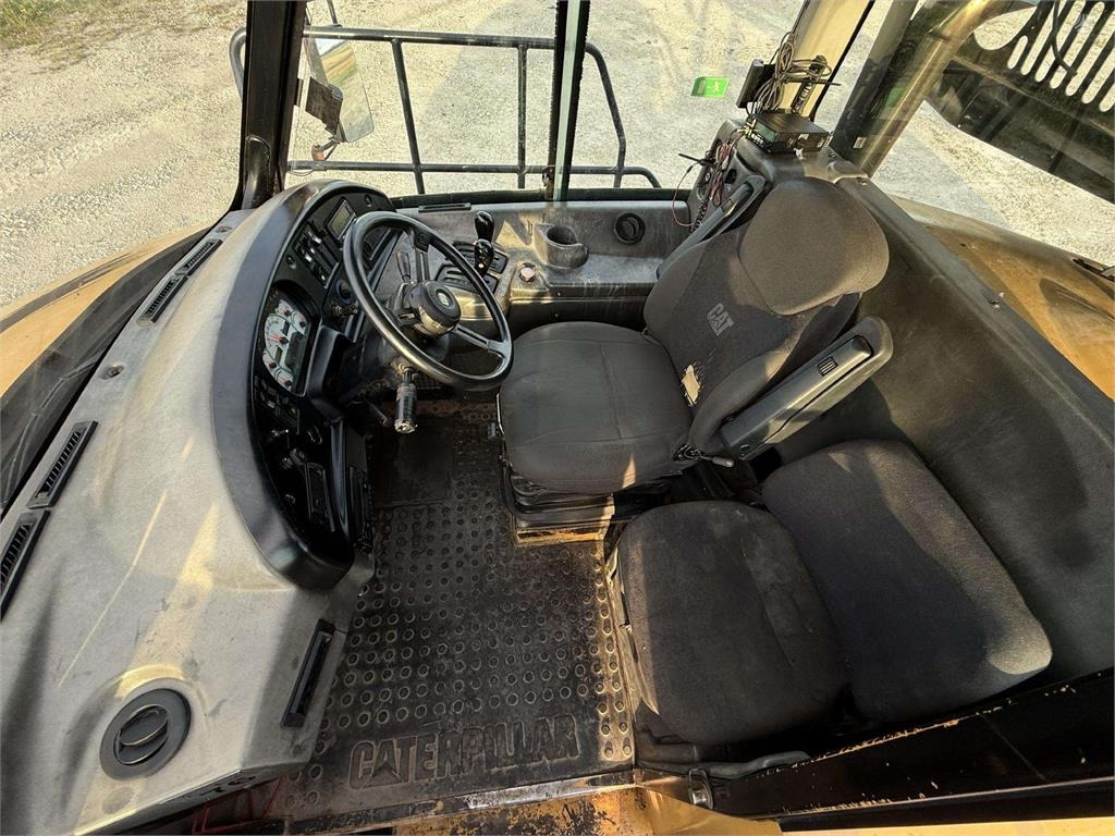 Articulated dumper CAT 730: picture 15 Articulated dumper CAT 730: picture 15