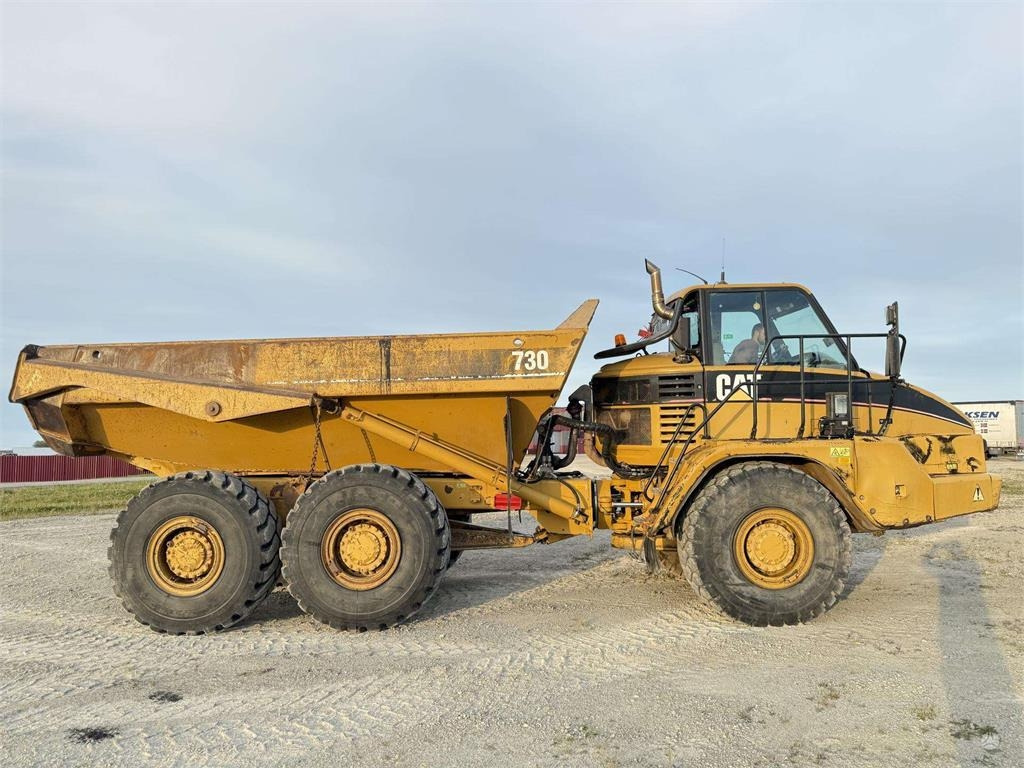 Articulated dumper CAT 730: picture 12 Articulated dumper CAT 730: picture 12