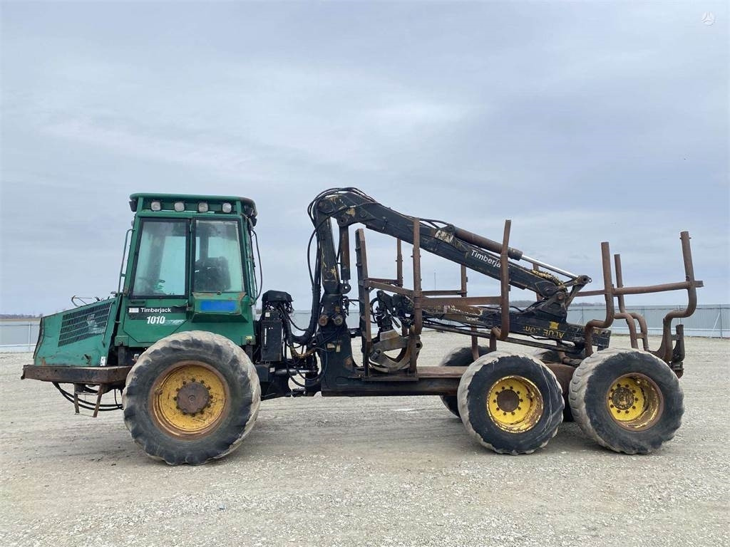 Timberjack 1010 , VISAS ARBA DALIMIS - Forwarder: picture 3 Timberjack 1010 , VISAS ARBA DALIMIS - Forwarder: picture 3