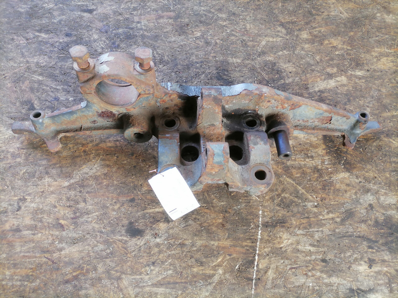 DAF Air suspension bracket 1253154 - Axle and parts for Truck: picture 1 DAF Air suspension bracket 1253154 - Axle and parts for Truck: picture 1