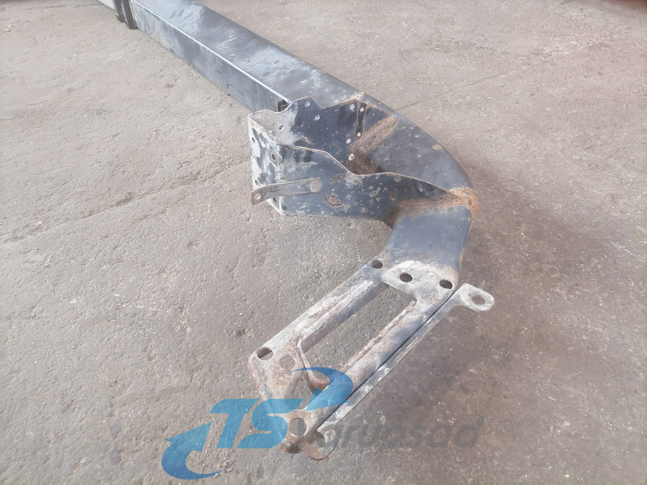 MAN Bumper 81416505013 - Bumper for Truck: picture 5 MAN Bumper 81416505013 - Bumper for Truck: picture 5