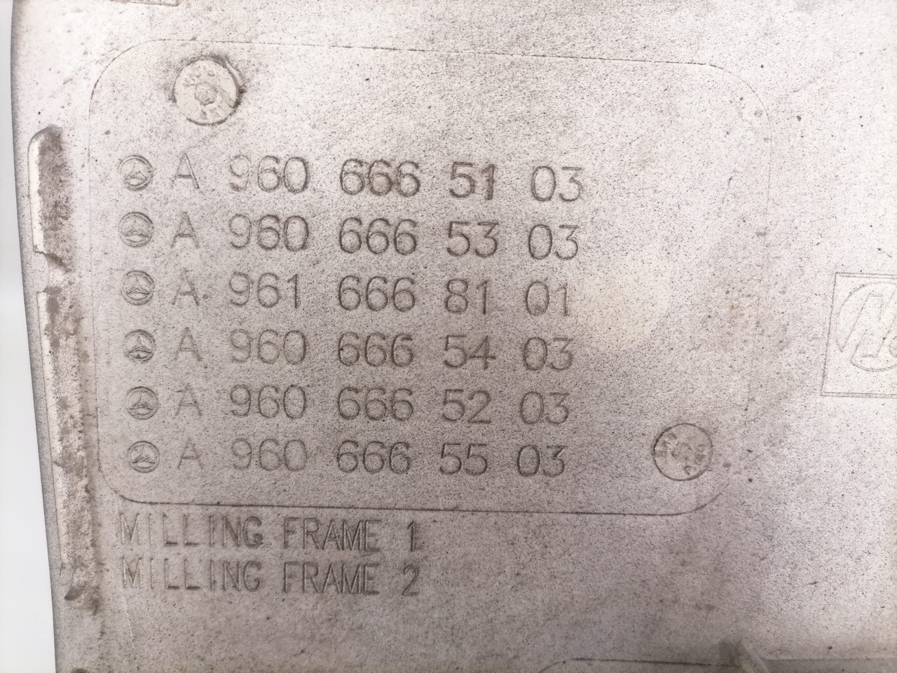 Mercedes-Benz Astmelaua plastik A9606665103 - Footstep for Truck: picture 5 Mercedes-Benz Astmelaua plastik A9606665103 - Footstep for Truck: picture 5