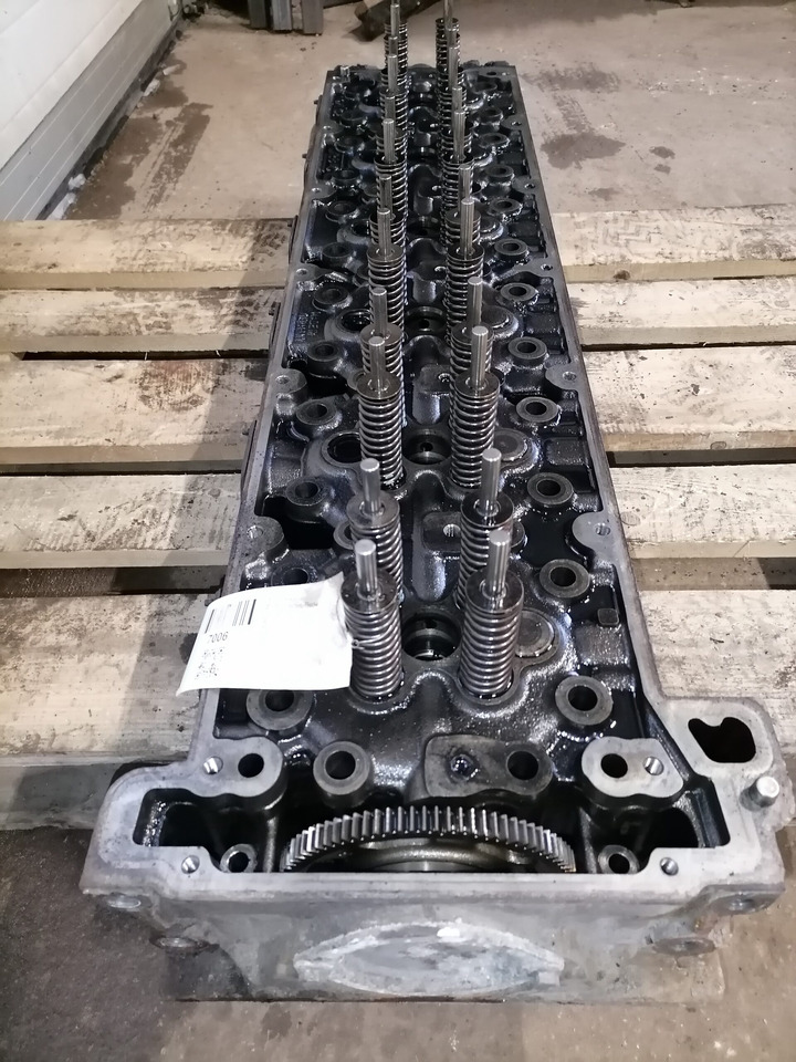 Mercedes-Benz Cylinder head A4710102720 - Cylinder head for Truck: picture 4 Mercedes-Benz Cylinder head A4710102720 - Cylinder head for Truck: picture 4