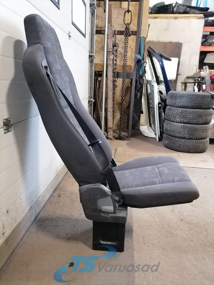 Mercedes-Benz Kaasreisija iste A9439100601 - Seat for Truck: picture 2 Mercedes-Benz Kaasreisija iste A9439100601 - Seat for Truck: picture 2