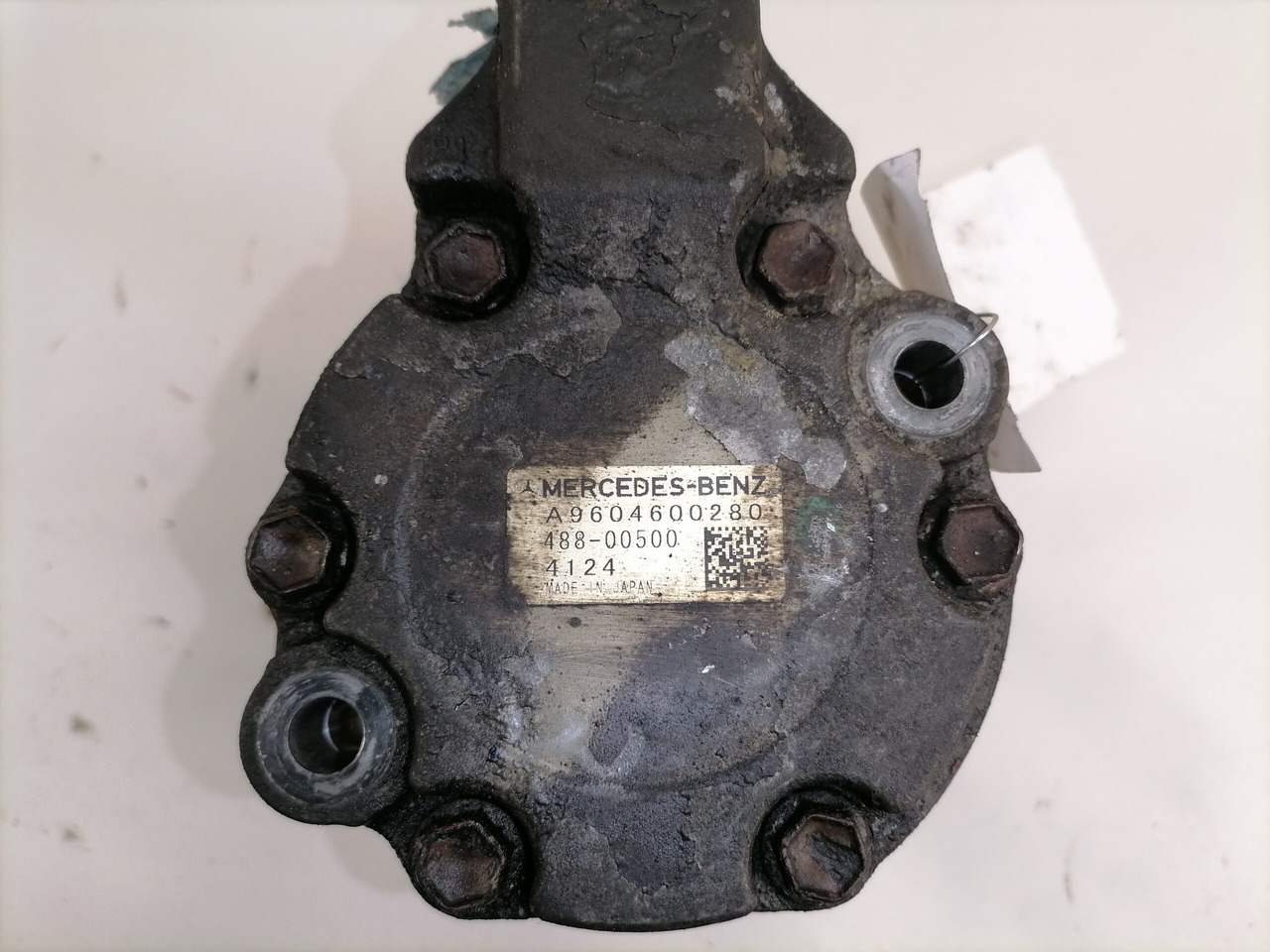 Mercedes-Benz Steering hydraulic pump A9604600280 - Steering pump for Truck: picture 4 Mercedes-Benz Steering hydraulic pump A9604600280 - Steering pump for Truck: picture 4