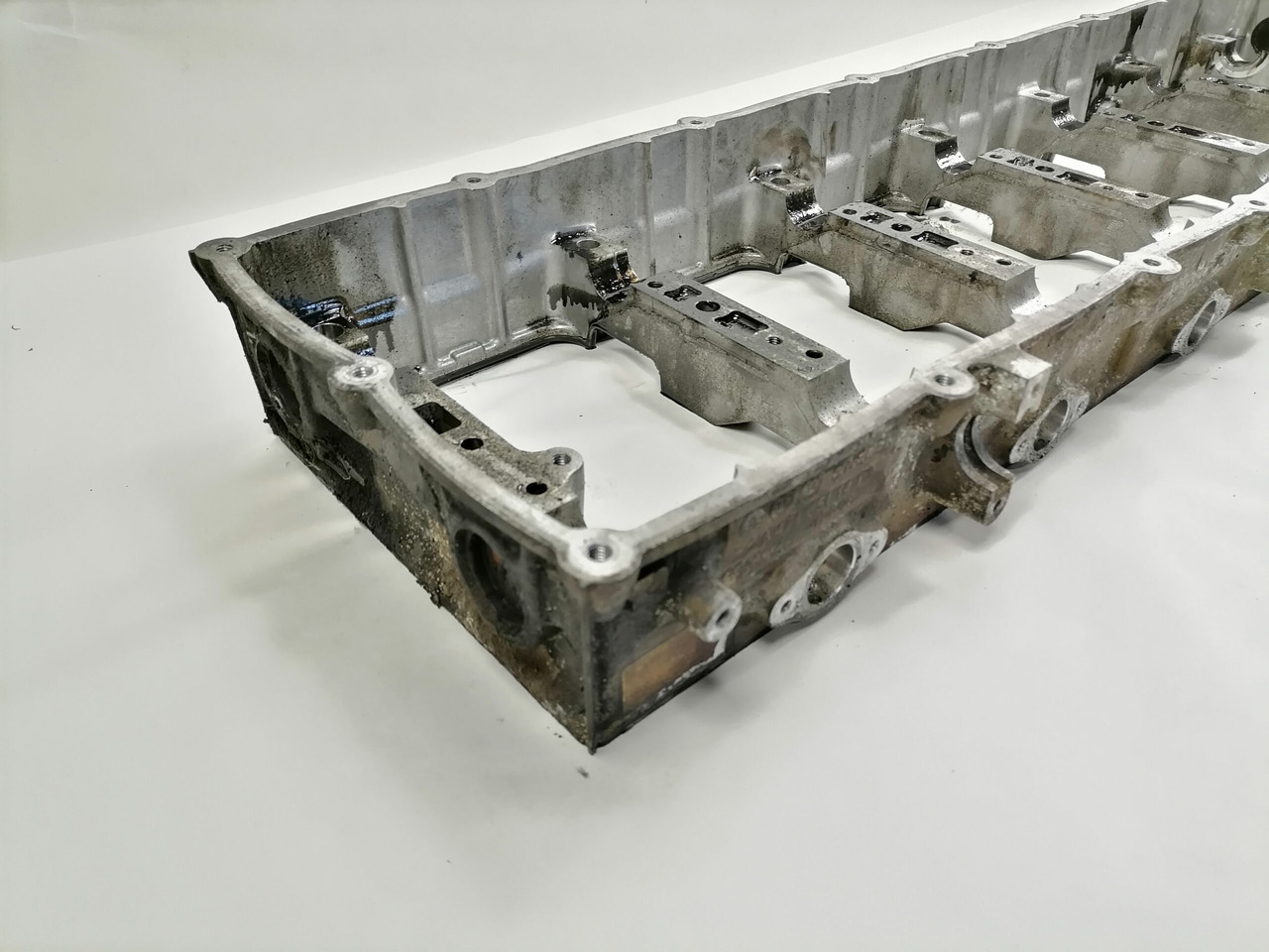 Mercedes-Benz Vahekaas A4710511402 - Cylinder head for Truck: picture 3 Mercedes-Benz Vahekaas A4710511402 - Cylinder head for Truck: picture 3