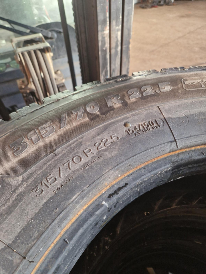 Scania 315/70R22,5 31570R225 - Wheels and tires for Truck: picture 2 Scania 315/70R22,5 31570R225 - Wheels and tires for Truck: picture 2
