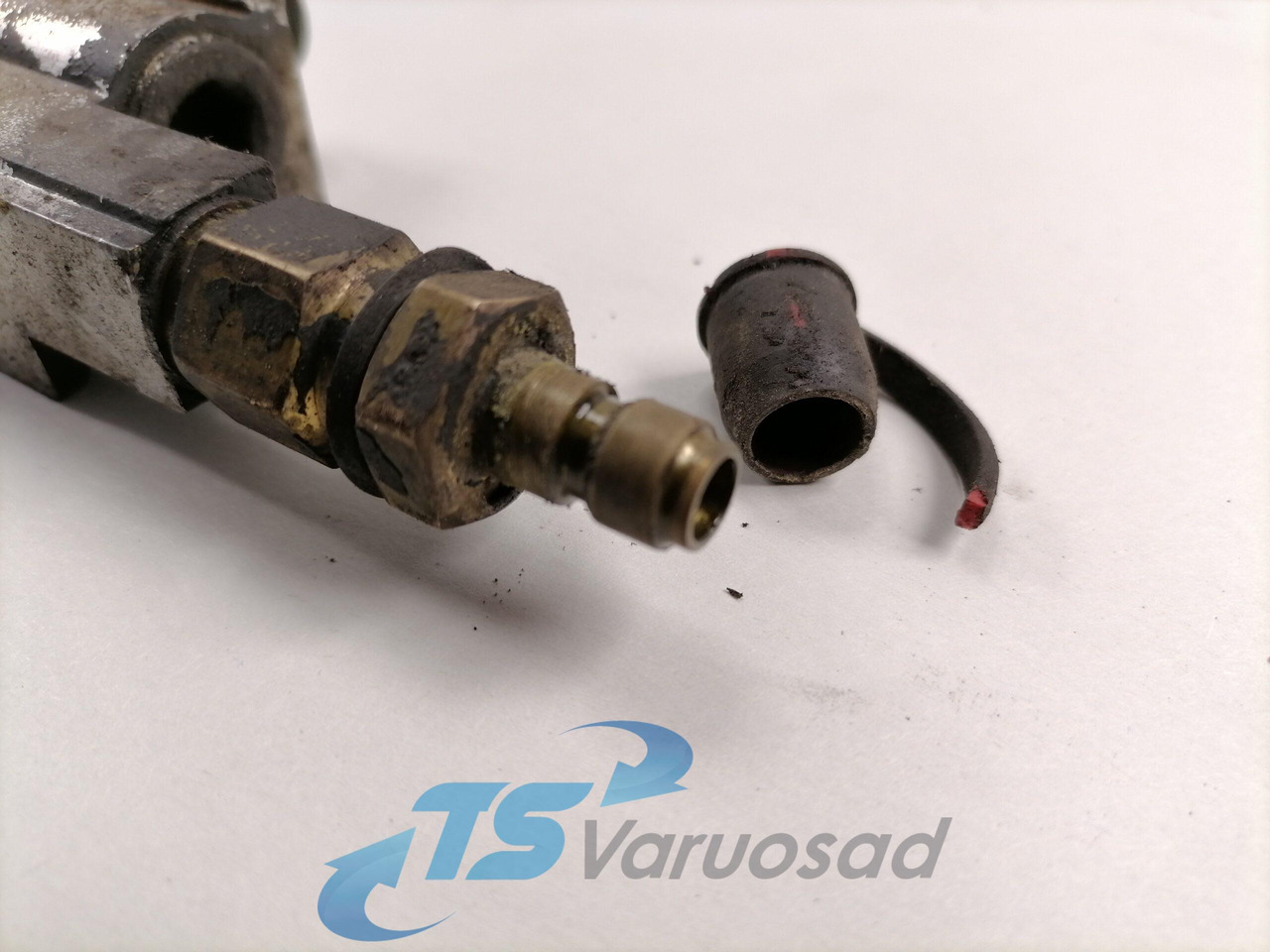 Scania Fuel mainfold 1864753 - Fuel system for Truck: picture 3 Scania Fuel mainfold 1864753 - Fuel system for Truck: picture 3