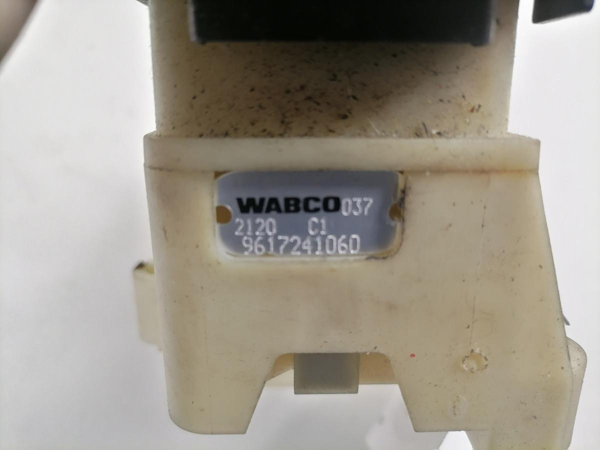 Scania Handbrake control lever 2301821 - Universal part for Truck: picture 3 Scania Handbrake control lever 2301821 - Universal part for Truck: picture 3