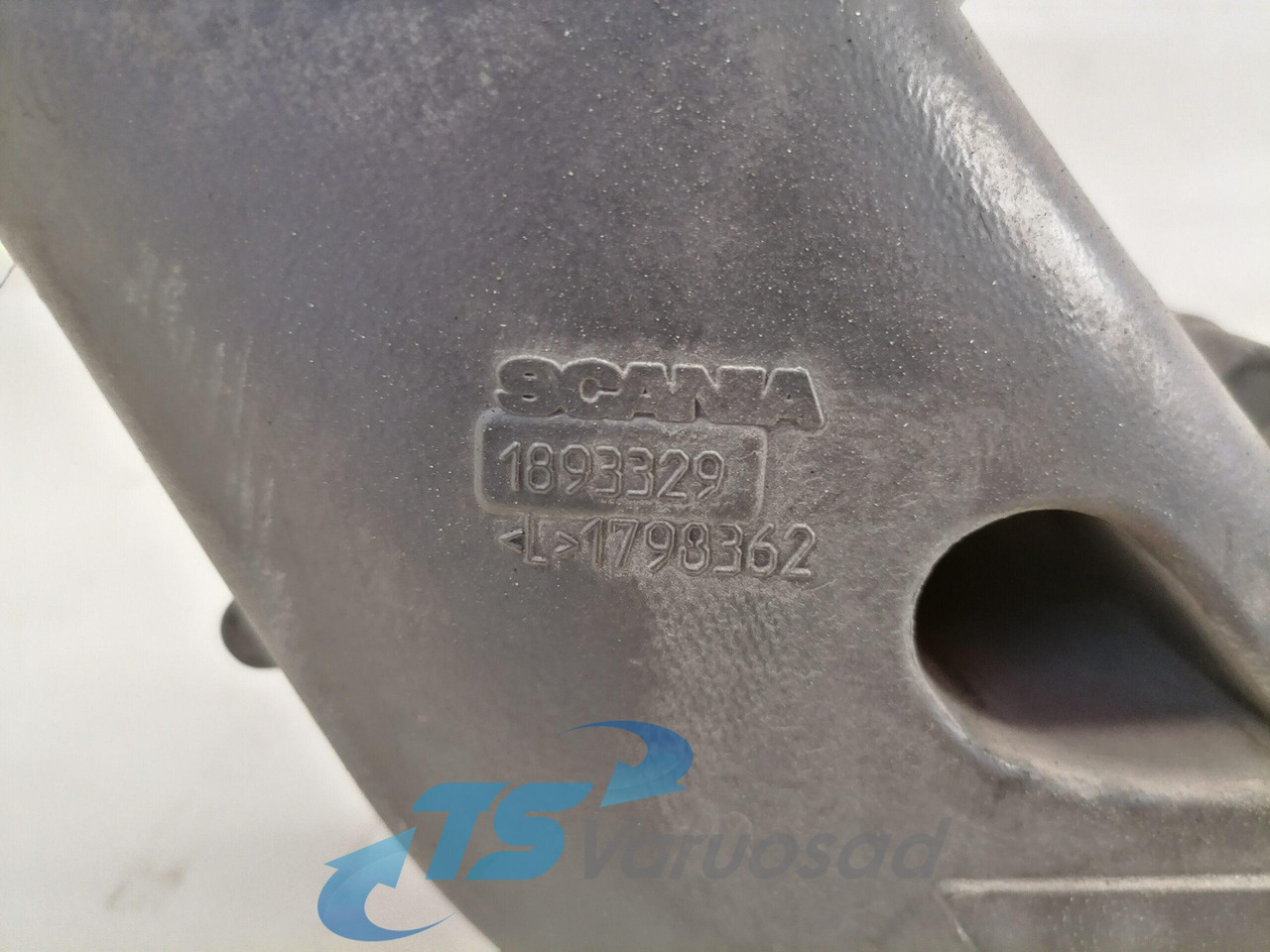 Scania Intake mainfold 1893329 - Intake manifold for Truck: picture 4 Scania Intake mainfold 1893329 - Intake manifold for Truck: picture 4