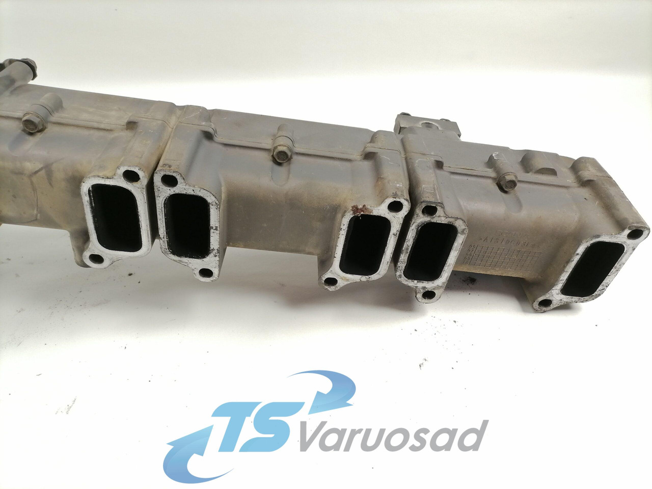 Scania Intake mainfold 1893329 - Intake manifold for Truck: picture 3 Scania Intake mainfold 1893329 - Intake manifold for Truck: picture 3