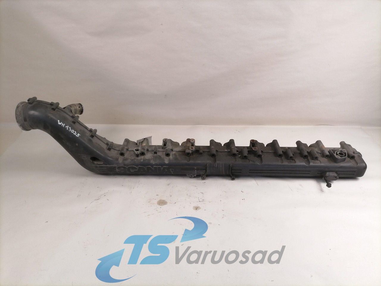 Scania Intake mainfold 1893329 - Intake manifold for Truck: picture 1 Scania Intake mainfold 1893329 - Intake manifold for Truck: picture 1