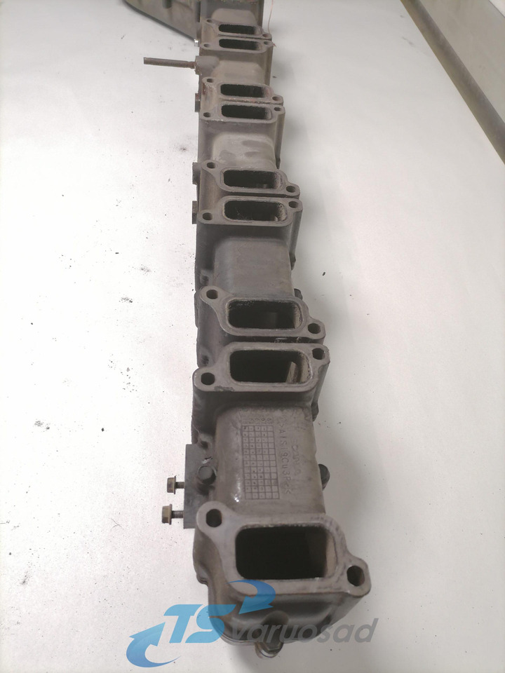 Scania Intake mainfold 1893329 - Intake manifold for Truck: picture 3 Scania Intake mainfold 1893329 - Intake manifold for Truck: picture 3