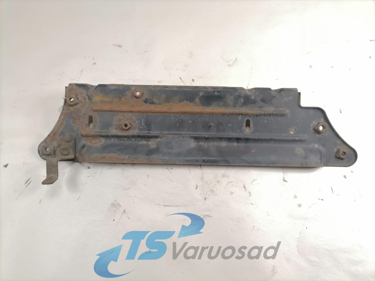 Scania Radiaatori pealne kronstein 1446249 - Universal part for Truck: picture 2 Scania Radiaatori pealne kronstein 1446249 - Universal part for Truck: picture 2