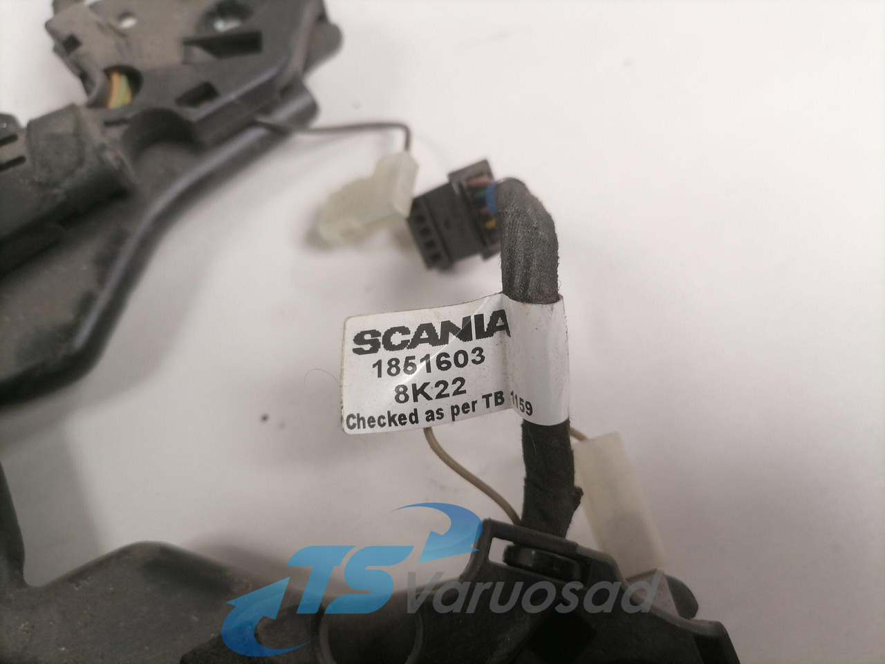 Scania Steering wheel cable 1851603 - Steering for Truck: picture 2 Scania Steering wheel cable 1851603 - Steering for Truck: picture 2
