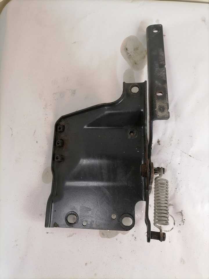 Scania lower grille carrier hinge 1742265 - Grill for Truck: picture 1 Scania lower grille carrier hinge 1742265 - Grill for Truck: picture 1