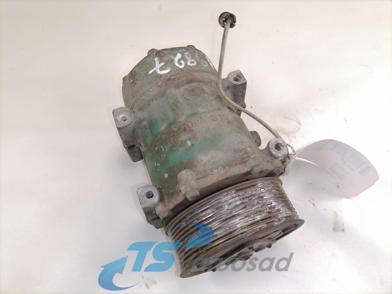 Volvo A/C compressor 7420941036 - Heating/ Ventilation for Truck: picture 2 Volvo A/C compressor 7420941036 - Heating/ Ventilation for Truck: picture 2