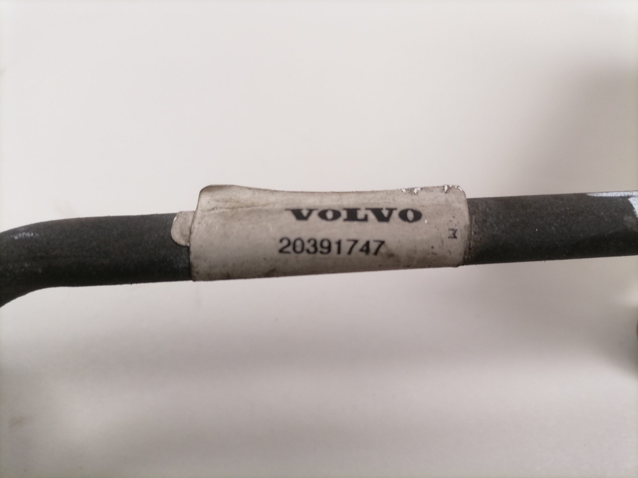 Volvo A/C pipe 20391747 - Heating/ Ventilation for Truck: picture 2 Volvo A/C pipe 20391747 - Heating/ Ventilation for Truck: picture 2