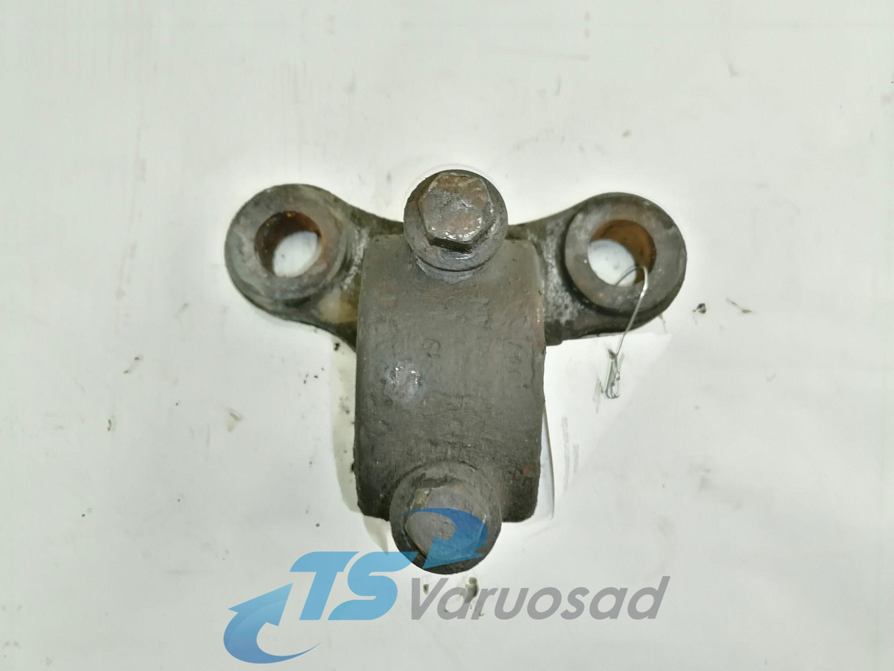 Volvo Anti-roll bar bracket 3173988 - Anti-roll bar for Truck: picture 2 Volvo Anti-roll bar bracket 3173988 - Anti-roll bar for Truck: picture 2