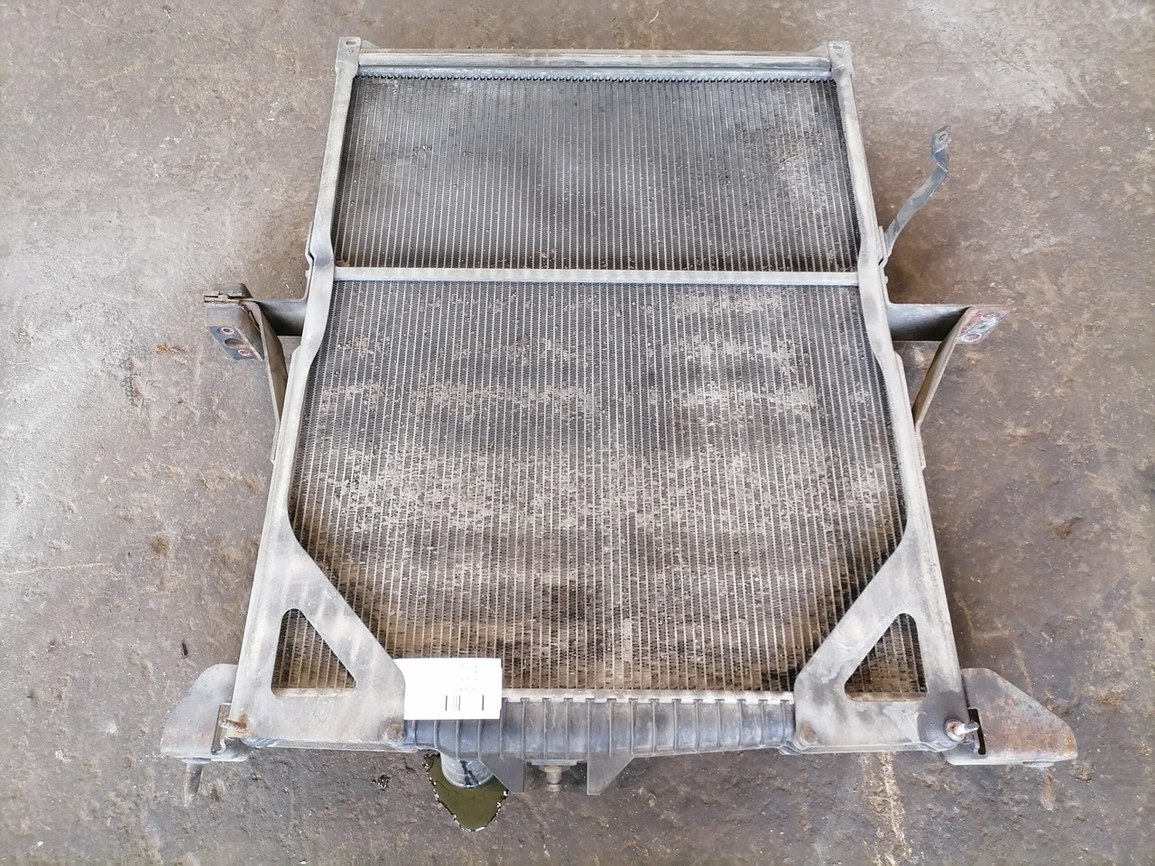 Volvo Cooling radiator 20536920 - Radiator for Truck: picture 3 Volvo Cooling radiator 20536920 - Radiator for Truck: picture 3