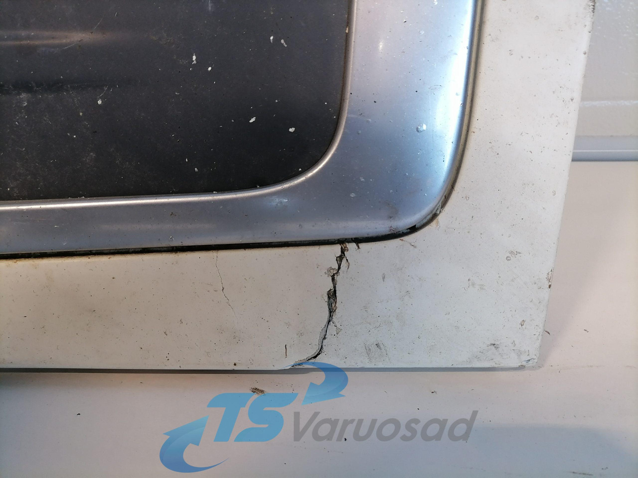 Volvo Grille panel 20398253 - Grill for Truck: picture 2 Volvo Grille panel 20398253 - Grill for Truck: picture 2