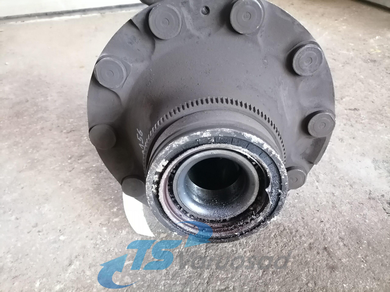 Volvo Rattarumm 3988674 - Wheel hub for Truck: picture 2 Volvo Rattarumm 3988674 - Wheel hub for Truck: picture 2