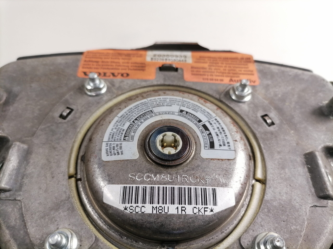 Volvo Rooli keskmine kate / airbag 20360939 - Steering for Truck: picture 4 Volvo Rooli keskmine kate / airbag 20360939 - Steering for Truck: picture 4