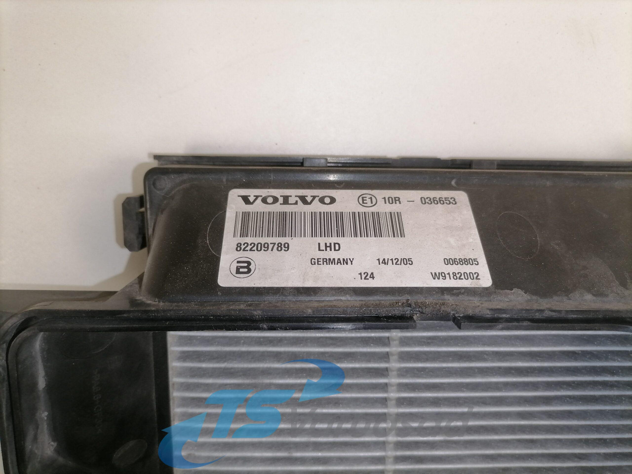 Volvo Salongi õhufiltri korpus 82209789 - Universal part for Truck: picture 2 Volvo Salongi õhufiltri korpus 82209789 - Universal part for Truck: picture 2