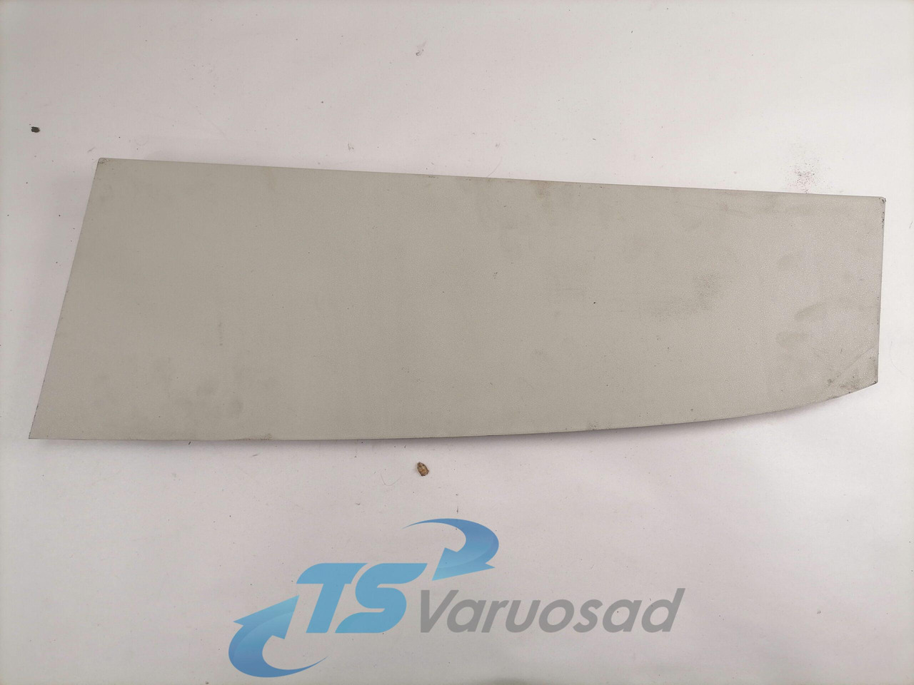 Volvo Salongi plastik 82269343 - Universal part for Truck: picture 1 Volvo Salongi plastik 82269343 - Universal part for Truck: picture 1