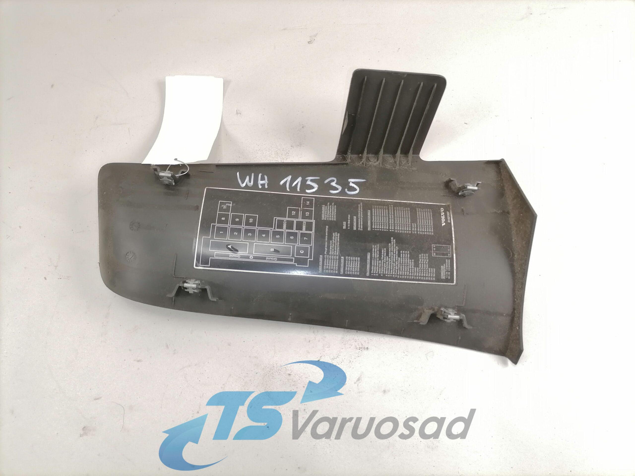 Volvo Salongi plastik 82286404 - Universal part for Truck: picture 3 Volvo Salongi plastik 82286404 - Universal part for Truck: picture 3