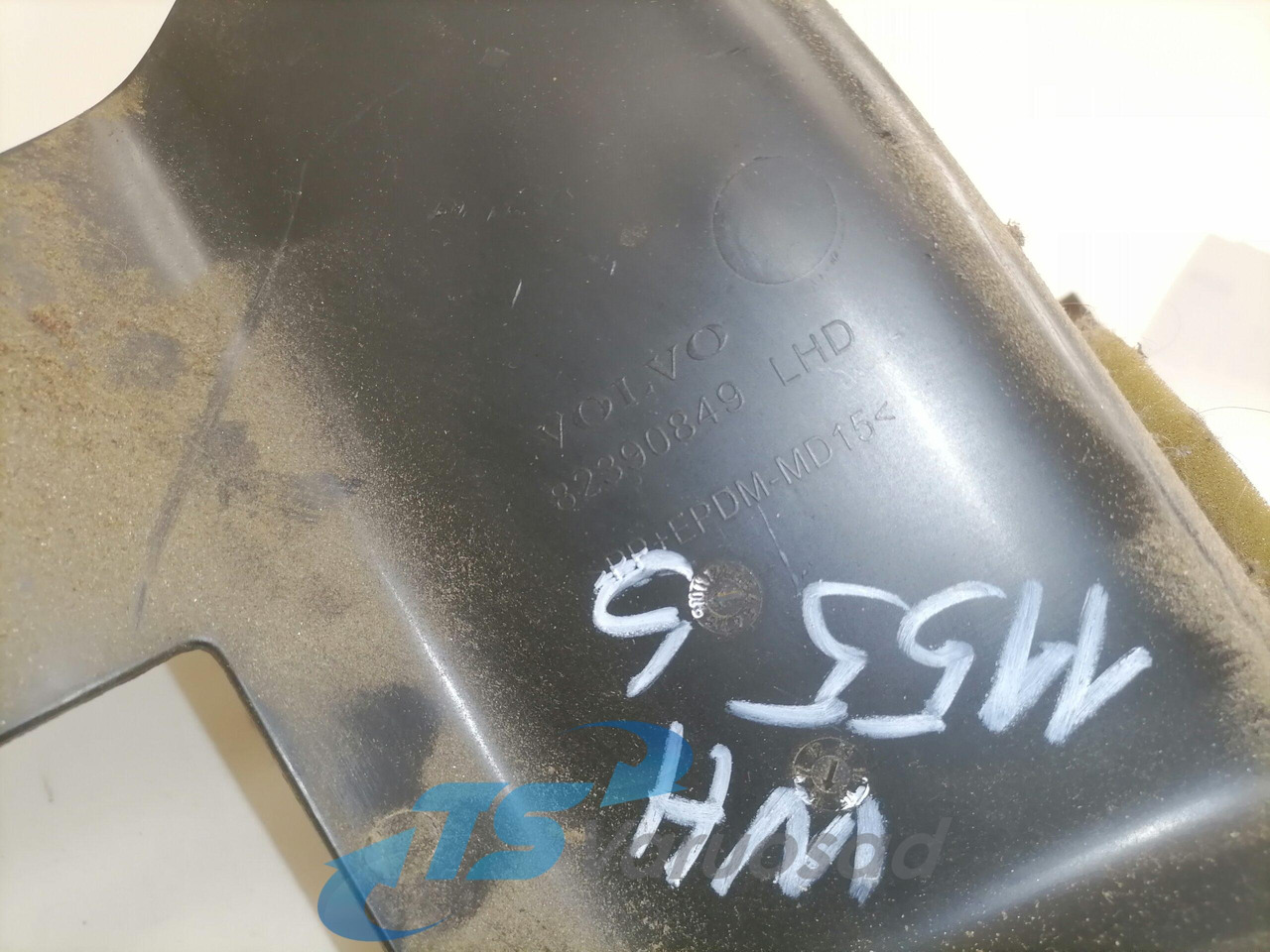 Volvo Salongi plastik 82390849 - Universal part for Truck: picture 2 Volvo Salongi plastik 82390849 - Universal part for Truck: picture 2