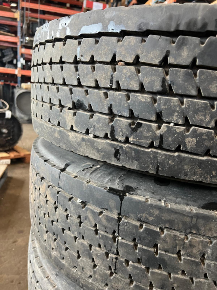 Volvo Sava avant A3 285/70R19.5 28570R195 - Wheels and tires for Truck: picture 3 Volvo Sava avant A3 285/70R19.5 28570R195 - Wheels and tires for Truck: picture 3