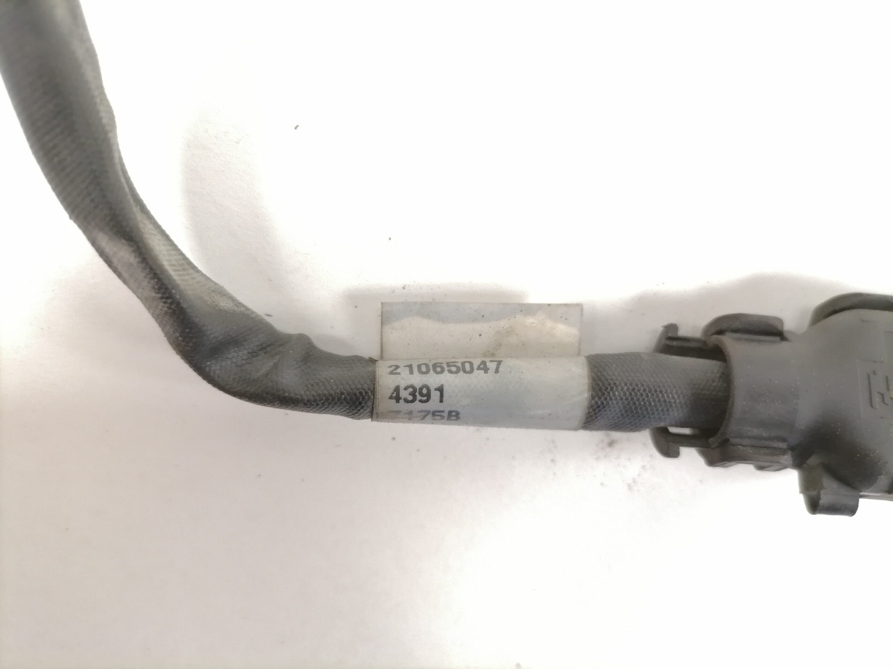 Volvo Sensor, A/C 21065047 - Heating/ Ventilation for Truck: picture 3 Volvo Sensor, A/C 21065047 - Heating/ Ventilation for Truck: picture 3