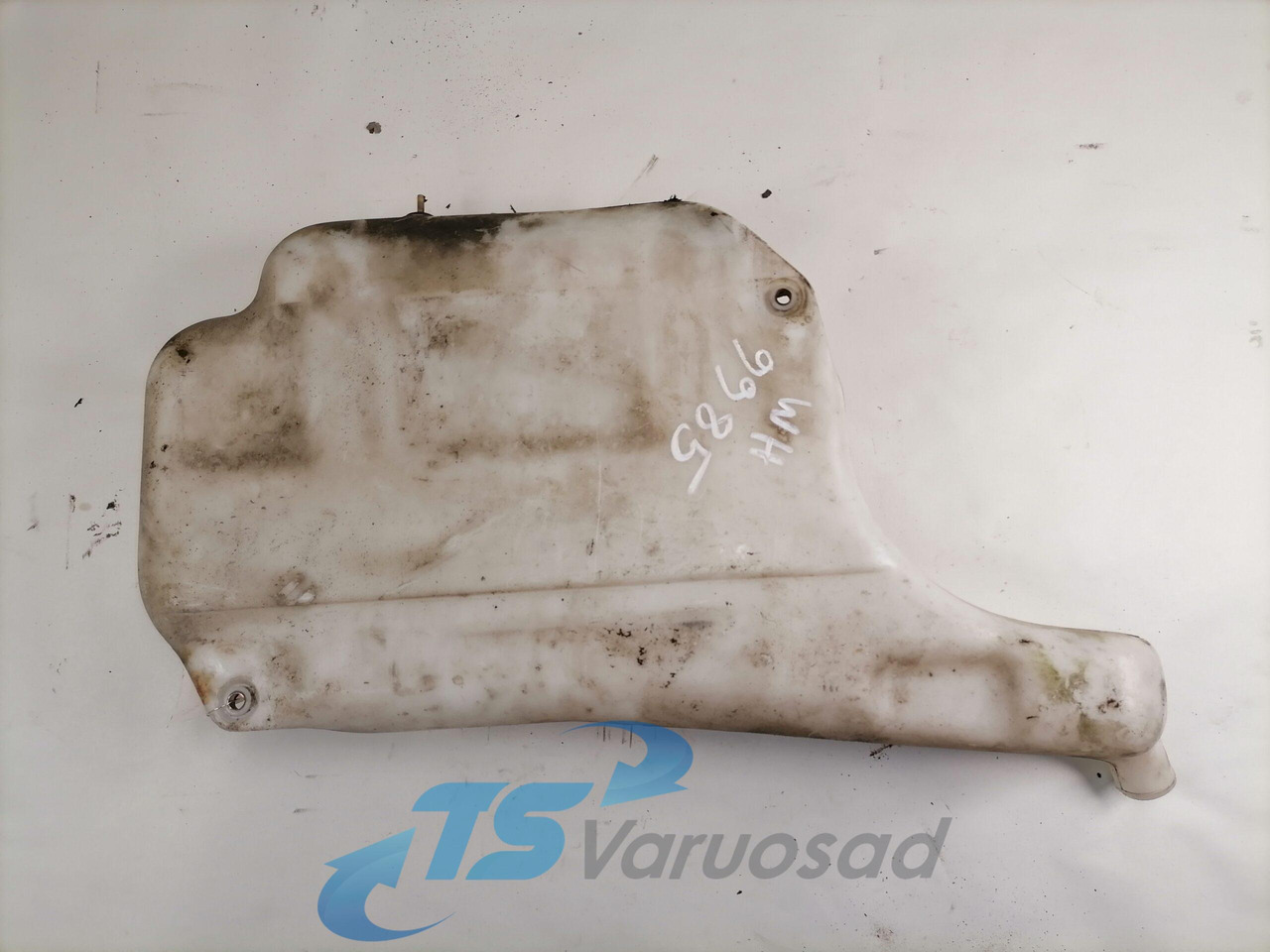 Volvo Windscreen washer fluid tank 3121310 - Wiper for Truck: picture 4 Volvo Windscreen washer fluid tank 3121310 - Wiper for Truck: picture 4