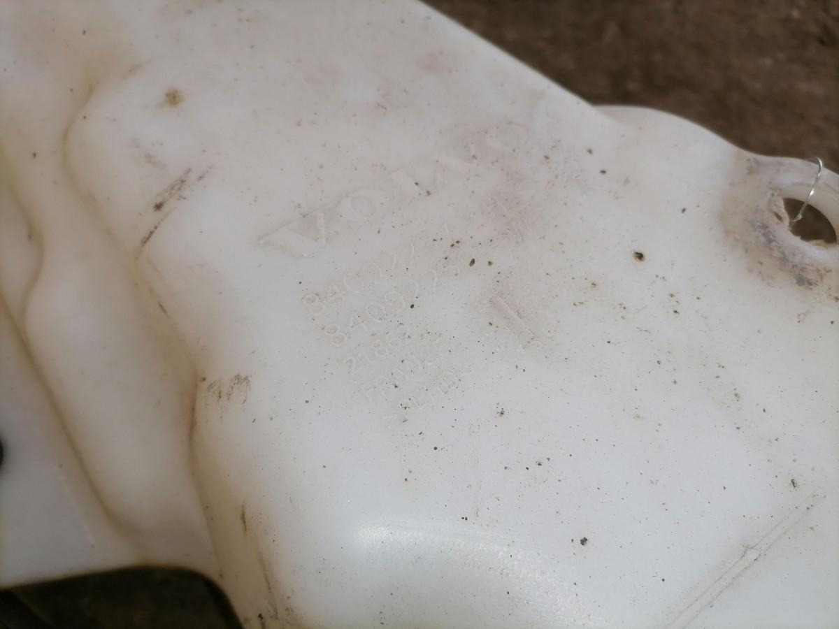 Volvo Windscreen washer fluid tank 84092257 - Wiper for Truck: picture 5 Volvo Windscreen washer fluid tank 84092257 - Wiper for Truck: picture 5
