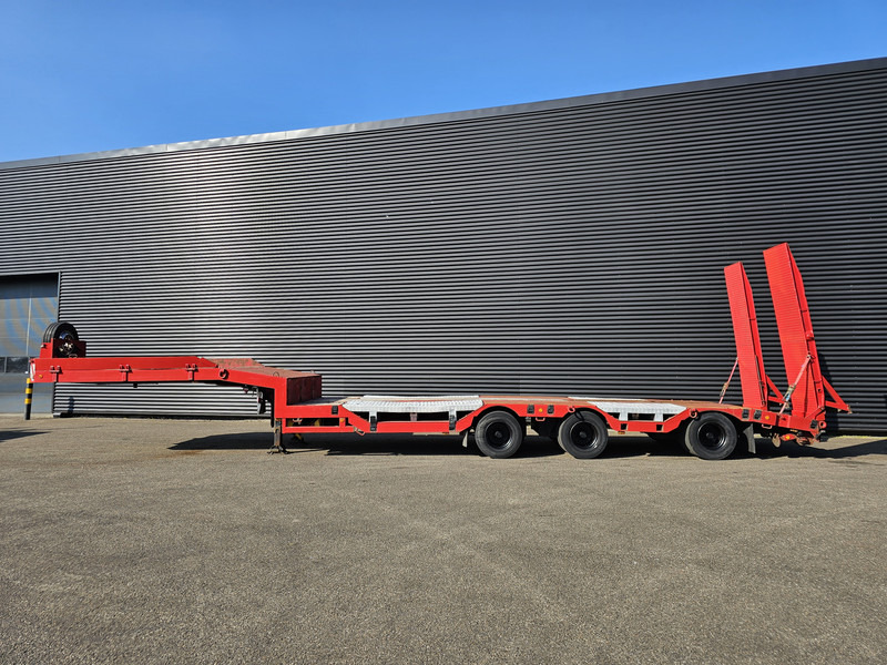MOESLEIN TIEFLADER / RADMULDEN / RAMPEN - Low loader semi-trailer: picture 5 MOESLEIN TIEFLADER / RADMULDEN / RAMPEN - Low loader semi-trailer: picture 5