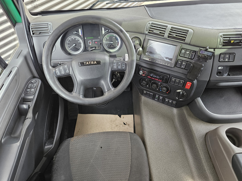 Leasing of Tatra 6X6 / T158/II / 2 SIDE TIPPER - HMF Z CRANE Tatra 6X6 / T158/II / 2 SIDE TIPPER - HMF Z CRANE: picture 16