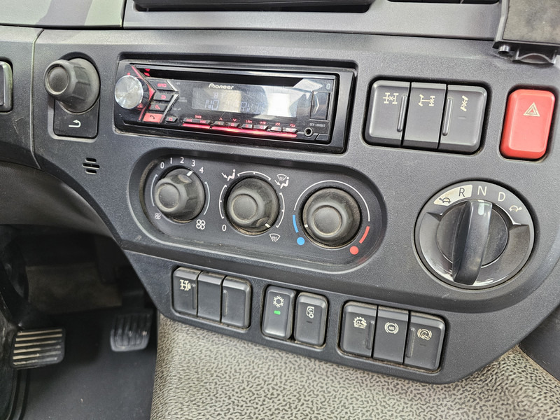 Leasing of Tatra 6X6 / T158/II / 2 SIDE TIPPER - HMF Z CRANE Tatra 6X6 / T158/II / 2 SIDE TIPPER - HMF Z CRANE: picture 17